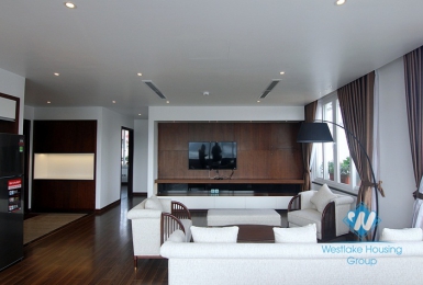 An elegant apartment on top floor for rent on Tu Hoa street